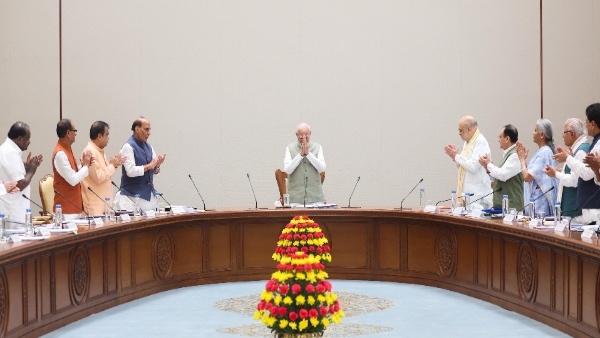 Union Cabinet Passes Resolution Applauding PM Modi Becoming Longest-Serving Elected Prime Minister Union Cabinet Passes Resolution Applauding PM Modi Becoming Longest-Serving Elected Prime Minister