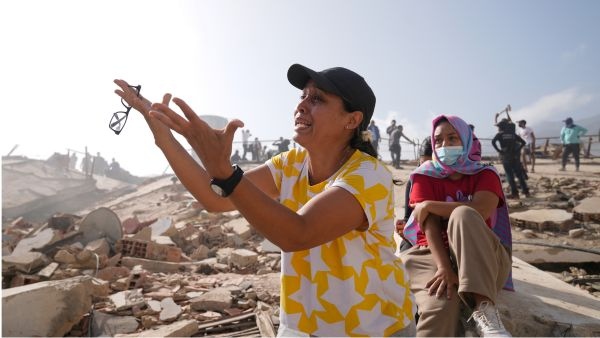 Venezuela Earthquake Update Death Toll Rises to 920 Rescue Efforts On for 50 000 Missing Citizens