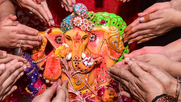 Vastu tips Which Vinayaka idol should be kept at home Which side should the trunk face