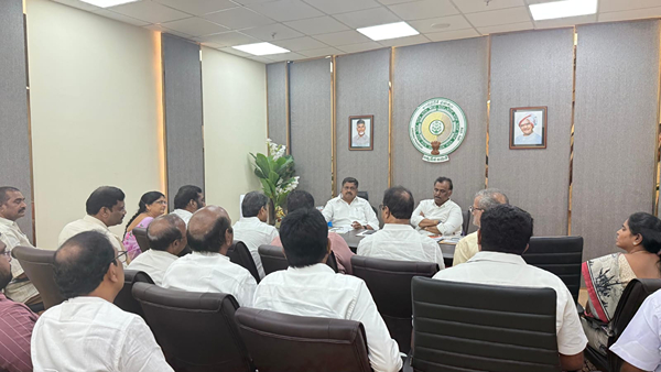 AP Employee Unions Press Govt on PRC IR DA Dues Submit Key Demands