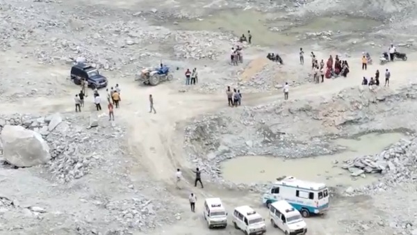 Bengaluru Quarry Accident 7 Migrant Workers Killed as Huge Boulder Collapses Full Details Bengaluru Quarry Accident 7 Migrant Workers Killed as Huge Boulder Collapses Full Details