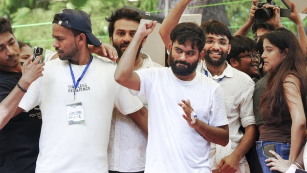 Cockroach Janata Party Ends Jantar Mantar Protest after Dharmendra Pradhan Resigns Whats Next