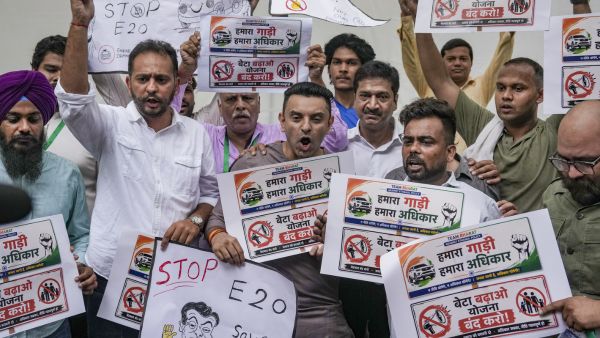 Delhi Transporters Plan Mass March to Parliament on August 4 Against Mandatory E20 Ethanol Petrol