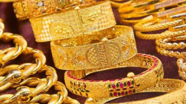 Gold and Silver Rates Plunges Sharply Since Last Week in India at MCX as US-Iran Spark Risk-Off Mood Gold and Silver Rates Plunges Sharply Since Last Week in India at MCX as US-Iran Spark Risk-Off Mood