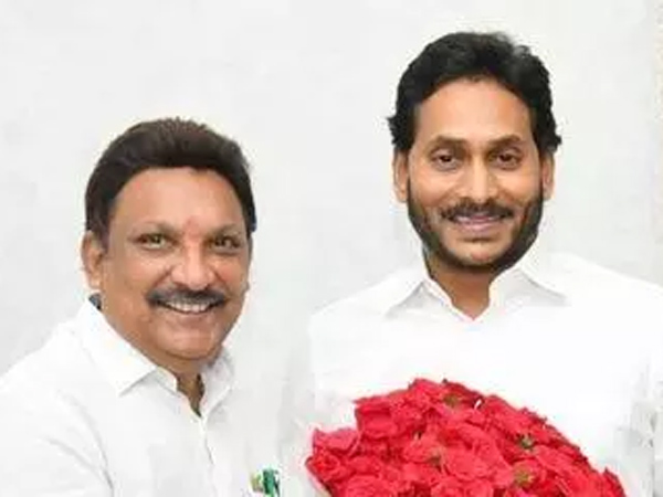 Former Leaders Set to Rejoin YSRCP as YS Jagan Likely to Approve Re Entry here the full details