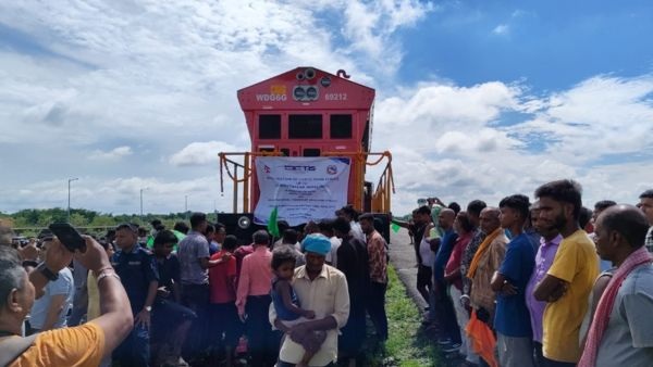 India Railways Flags Off First Direct Commercial Container Freight Train From Kolkata Port to Nepal