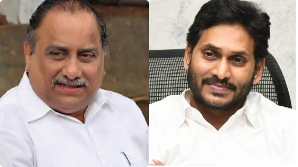 YS Jagan Pays Tribute to Mudragada Padmanabham Condolences Pour In From Leaders YS Jagan Pays Tribute to Mudragada Padmanabham Condolences Pour In From Leaders