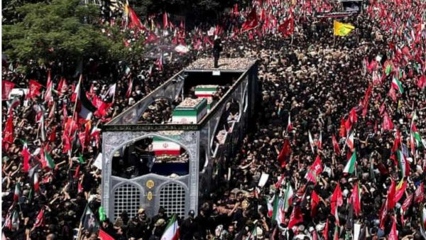 Khamenei Funeral Mourners Chant Kill Trump Slogans While US President Claims One Shot Liquidate Option Khamenei Funeral Mourners Chant Kill Trump Slogans While US President Claims One Shot Liquidate Option