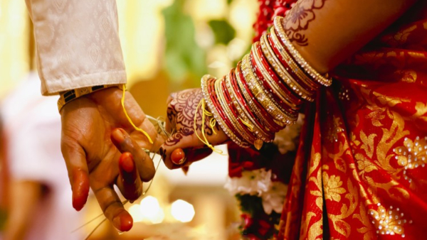 marriage-at-uttar-pradesh-became-talk-of-the-town-that-groom-brother-and-bride-issue-first-as-funny marriage-at-uttar-pradesh-became-talk-of-the-town-that-groom-brother-and-bride-issue-first-as-funny
