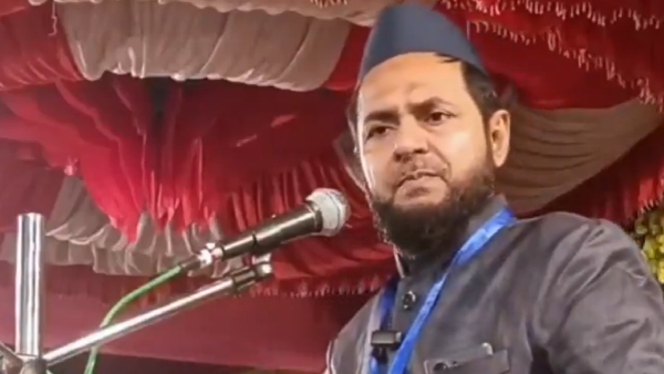 FIR Against Maulana Jarjis Ansari Over Krishna Remarks Hindu Seer Offers 10 Lakh Bounty to Cut His Tongue FIR Against Maulana Jarjis Ansari Over Krishna Remarks Hindu Seer Offers 10 Lakh Bounty to Cut His Tongue