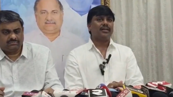 Mudragada Giri Gets Emotional Remembering YS Jagan Says Kranti Can Attend Father s Funeral Only With Family Mudragada Giri Gets Emotional Remembering YS Jagan Says Kranti Can Attend Father s Funeral Only With Family