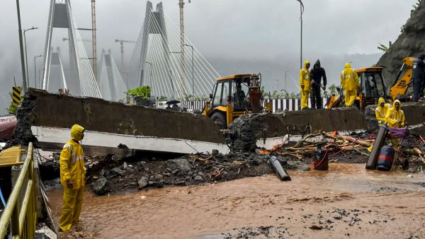 Mumbai Receives Month s Rainfall In Just Four Days Maharashtra On High Alert Due To Landslides Mumbai Receives Month s Rainfall In Just Four Days Maharashtra On High Alert Due To Landslides