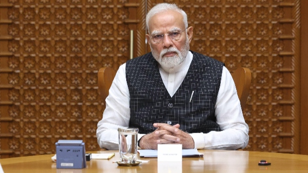 PM Modi Did Not Announce Weekly Instagram Live at 8 PM on Sundays Clarifies PIB PM Modi Did Not Announce Weekly Instagram Live at 8 PM on Sundays Clarifies PIB