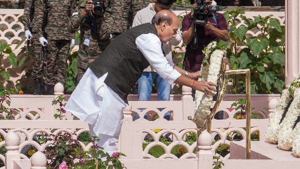 Rajnath Singh Praises Yeh Dil Maange More Spirit of Captain Vikram Batra on Kargil Vijay Diwas Drass Rajnath Singh Praises Yeh Dil Maange More Spirit of Captain Vikram Batra on Kargil Vijay Diwas Drass