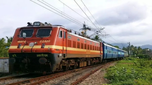 SabariExpress in News Two People Try to Commit Suicide What Really Happened Sabari Express suicide