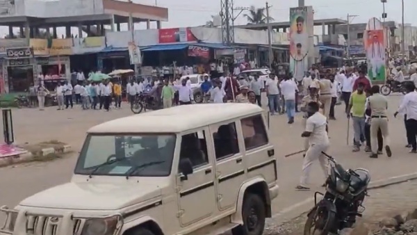 Suryapet Congress Clash Factional Dispute Turns Violent in Arvapally as Vehicles Damaged Video Viral