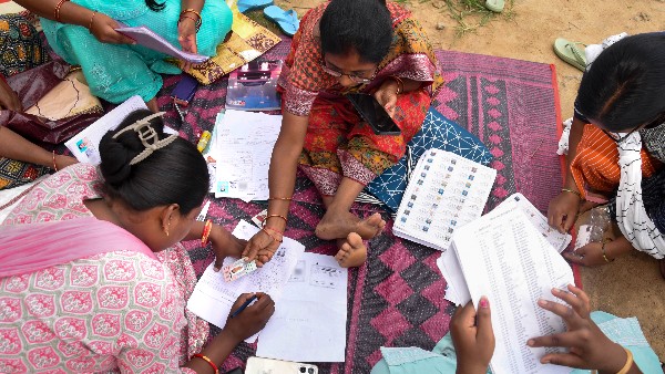 Telangana and Karnataka Election Roll Dates Revised by the EC and Final Publication on 12 and 19 Oct Telangana and Karnataka Election Roll Dates Revised by the EC and Final Publication on 12 and 19 Oct