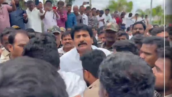 TDP vs YSRCP High Tension In Anantapur After Arrest Of Ex-MLA Thopudurthi Reddy Over House Dispute TDP vs YSRCP High Tension In Anantapur After Arrest Of Ex-MLA Thopudurthi Reddy Over House Dispute