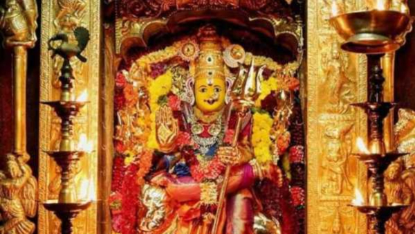 varahi navaratrulu during ashada maasotsavam Shakambari Alankaram bangaru boman are the highlights