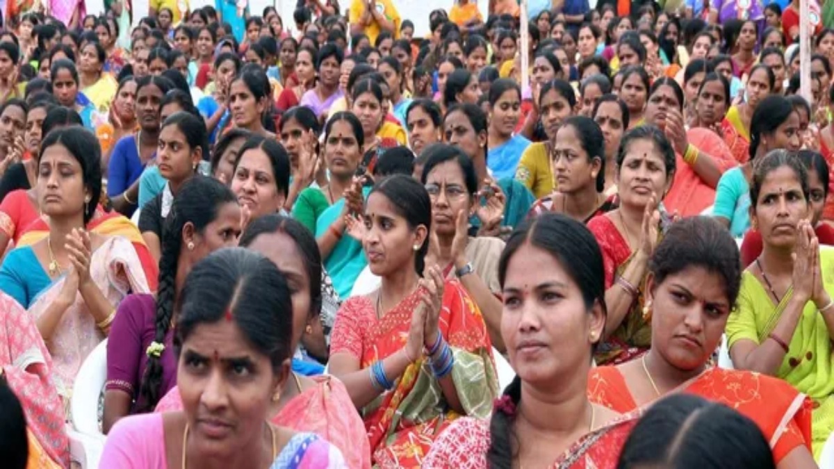 మహిళలకు రాష్ట్ర ప్రభుత్వం బిగ్ షాక్.. ఏకంగా 90 లక్షల మందికి ఆ పథకం కట్
