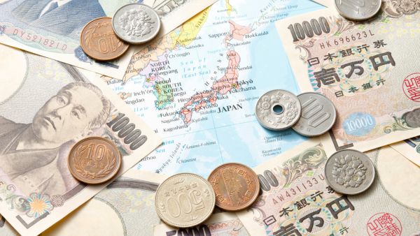 Yen Drops To Lowest Level In Nearly 40 Years As Rising Oil Prices And US Bond Yields Boost Dollar Yen Drops To Lowest Level In Nearly 40 Years As Rising Oil Prices And US Bond Yields Boost Dollar