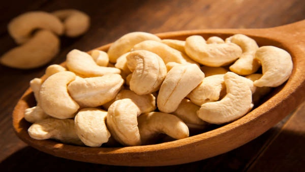 cashew-nuts-may-help-in-managing-diabetes-supporting-bone-health-and-improving-brain-function-he cashew-nuts-may-help-in-managing-diabetes-supporting-bone-health-and-improving-brain-function-he