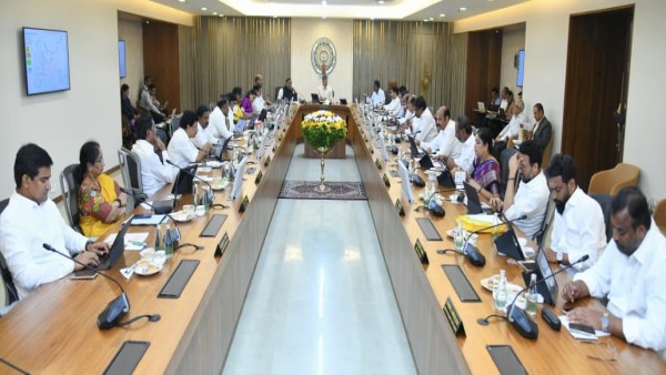 cm-chandra-babu-made-key-comments-with-ministers-over-ys-jagna-tours-and-negative-campaign-on-dsc