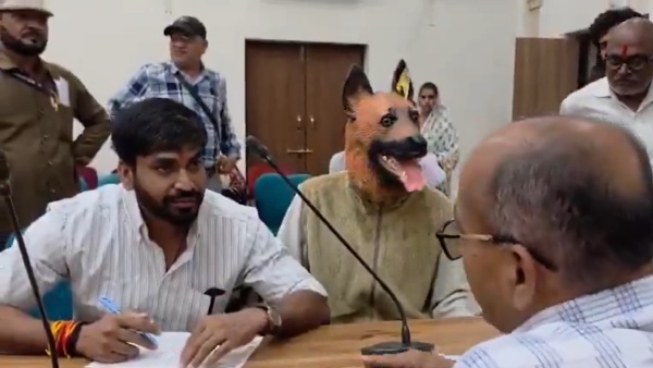 Dog Mask Protest in Madhya Pradesh LoP Alleges Rs 40 Lakh Sterilisation Scam in Khandwa Full Details Dog Mask Protest in Madhya Pradesh LoP Alleges Rs 40 Lakh Sterilisation Scam in Khandwa Full Details