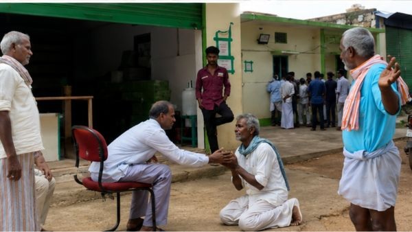 VIDEO Telangana Urea Crisis Elderly Farmer Begs Officers On Feet For One Bag Amid Mobile App Booking VIDEO Telangana Urea Crisis Elderly Farmer Begs Officers On Feet For One Bag Amid Mobile App Booking