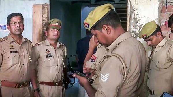 Father Inhumane incident in Raipur Chhattisgarh Father rapes daughter and impregnates her twice Father Inhumane incident in Raipur Chhattisgarh Father rapes daughter and impregnates her twice