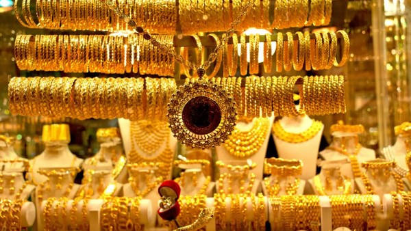 Gold and silver prices Edged Lower as Dollar strengthen in International weighed on domestic rates
