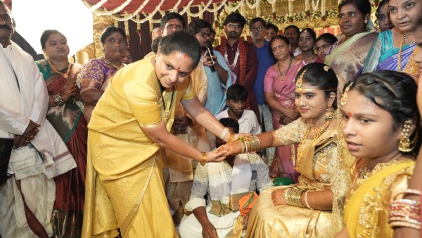 Kalvakuntla Kavitha Ties Holy Knot Thread as Sister in Telangana TRS Leader Marriage Full Details