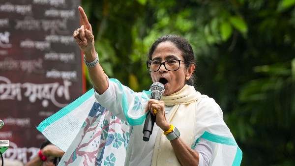 Kolkata Police File Case Against Mamata Banerjee WBTMCP Over Alleged High Court Order Violation Kolkata Police File Case Against Mamata Banerjee WBTMCP Over Alleged High Court Order Violation