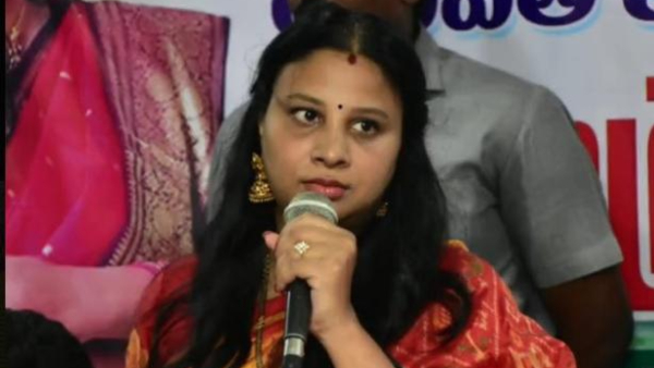 Konda Susmitha daughter of Minister Konda Surekha issues strong warning to CM Revanth Reddy