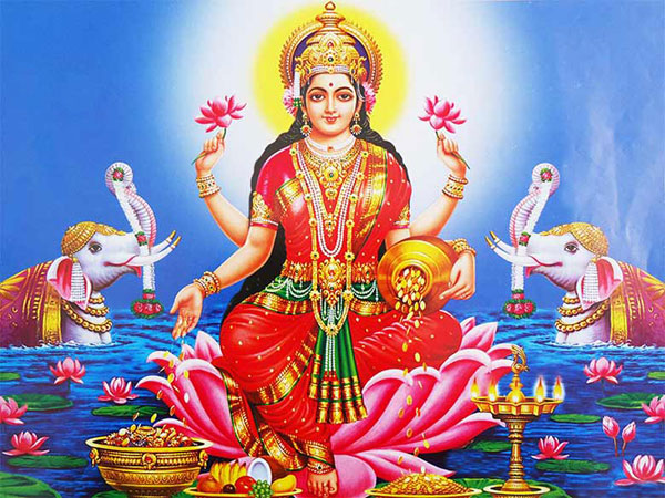 Shravana Shukravaram Benefits Of Observing Varalakshmi Vratam and worshipping Goddess Lakshmi on Fridays Shravana Shukravaram Benefits Of Observing Varalakshmi Vratam and worshipping Goddess Lakshmi on Fridays