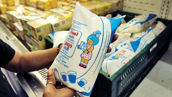 Maharashtra Milk Price Hike Cow And Buffalo Milk To Become Costlier By Rs 2 Per Litre From Today Maharashtra Milk Price Hike Cow And Buffalo Milk To Become Costlier By Rs 2 Per Litre From Today