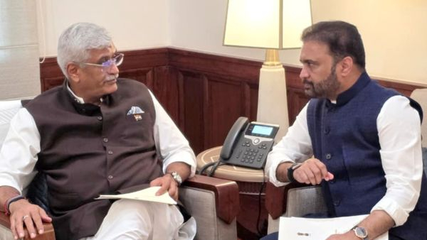 MP Sana Satish Meets Tourism Minister Gajendra Singh Shekhawat For Pancharama Temple Tourism Circuit MP Sana Satish Meets Tourism Minister Gajendra Singh Shekhawat For Pancharama Temple Tourism Circuit