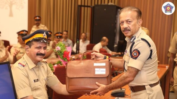 Mumbai Police Payroll Scam Ghost Employees Paid Rs 6 4 Crore In Salaries Revealed In Data Audit Mumbai Police Payroll Scam Ghost Employees Paid Rs 6 4 Crore In Salaries Revealed In Data Audit