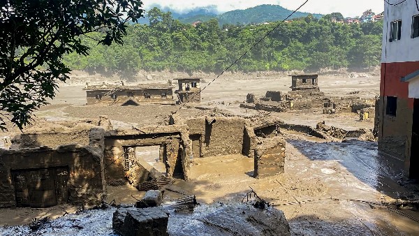 Satellite Images and Footage Reveal the Nepal China Border Valleys Before and After Deadly Mudslide Floods Satellite Images and Footage Reveal the Nepal China Border Valleys Before and After Deadly Mudslide Floods