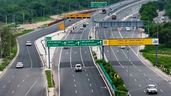 NHAI New Rules as Ambulances Must Reach Accident Sites in 10 Minutes Rs 10 000 penalty delay GPS NHAI New Rules as Ambulances Must Reach Accident Sites in 10 Minutes Rs 10 000 penalty delay GPS