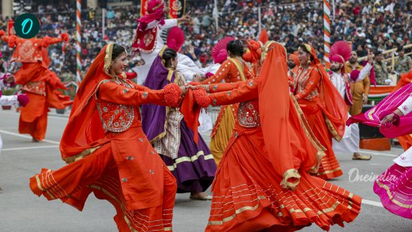 Cross-Border Love Triumphs 150 Pakistani Brides Arrive in India After Post-Operation Sindoor Visa Delay Cross-Border Love Triumphs 150 Pakistani Brides Arrive in India After Post-Operation Sindoor Visa Delay