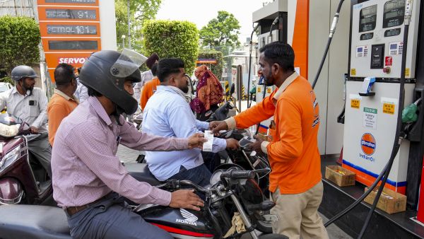 Ethanol Blending Shielded Drivers From Petrol Price Hike Petrol Would Have Hit Rs 125 Says Ministry