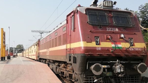 railways-annonces-special-trains-between-lokmanya-tilak-velankanni-form-august-29-here-the-detai railways-annonces-special-trains-between-lokmanya-tilak-velankanni-form-august-29-here-the-detai