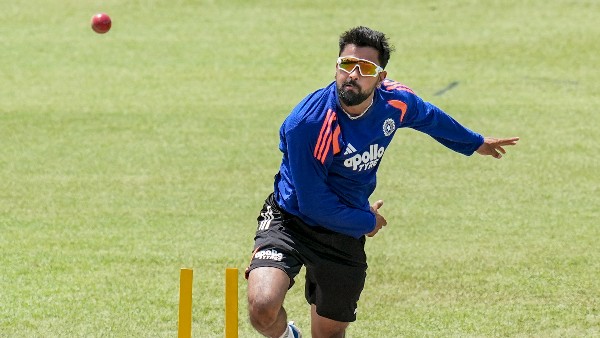 Saransh Jain Makes His India Debut as Ravindra Jadeja Hands Over the Cap during 2nd test vs Sri Lanka Saransh Jain Makes His India Debut as Ravindra Jadeja Hands Over the Cap during 2nd test vs Sri Lanka