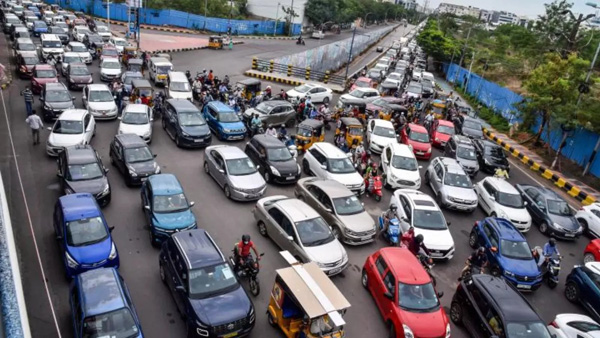 Hyderabad Traffic Police big alert on Fake Number Plates 6 Criminal Cases Vehicles Seized