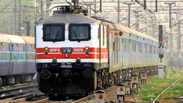 Visakhapatnam LTT Express Adds Nidadavolu as Experimental Stop from sept 5