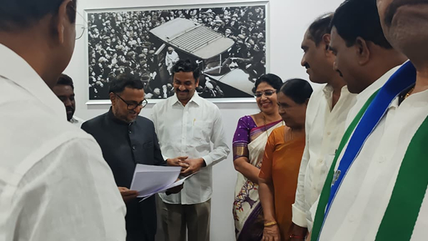 ysrcp s tumati Madhava rao set to elect as ap legislative council deputy chairman ysrcp s tumati Madhava rao set to elect as ap legislative council deputy chairman