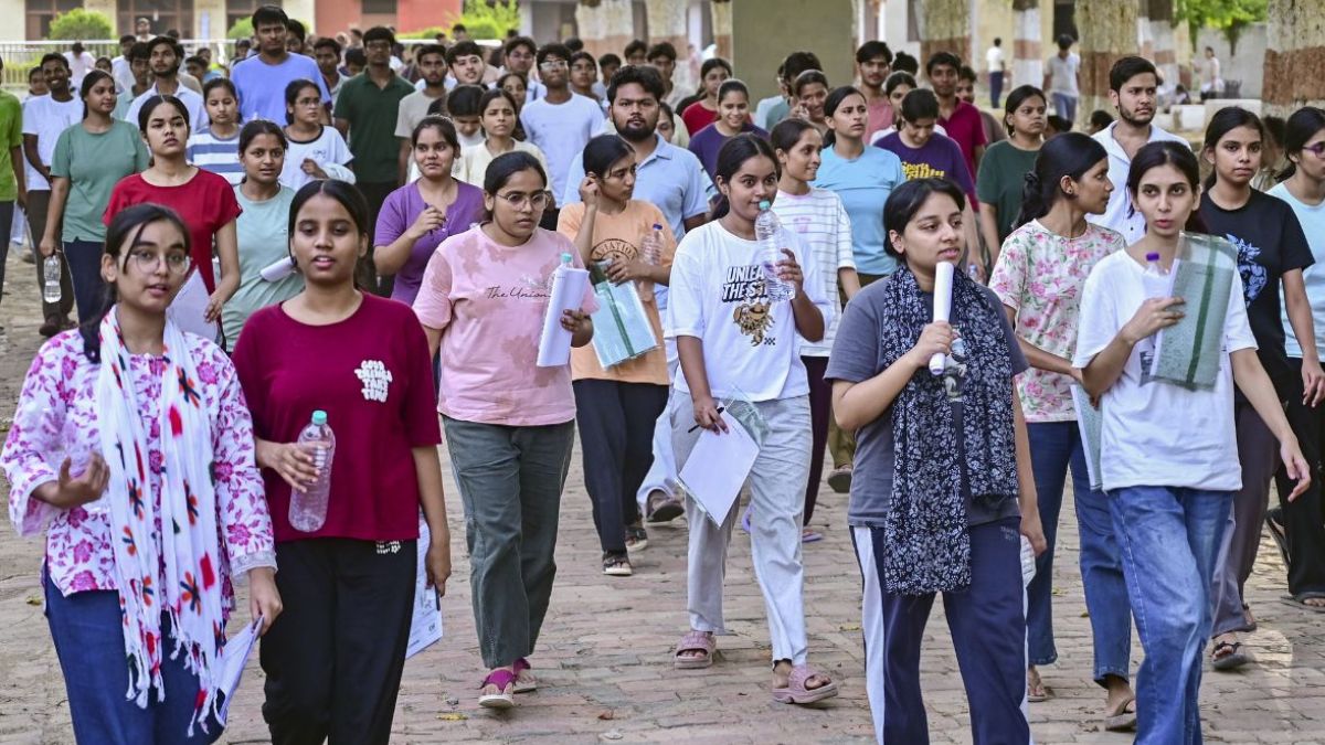 మళ్లీ పరీక్షలు! కామర్స్, ఇంగ్లీష్, సోషియాలజీ పేపర్లు రద్దు..