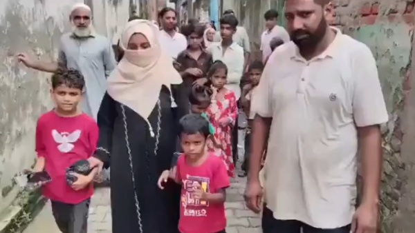 Unique Marriage in Moradabad Mother of 3 Marries Father of 6 Family of 11 to Live Together Details Unique Marriage in Moradabad Mother of 3 Marries Father of 6 Family of 11 to Live Together Details