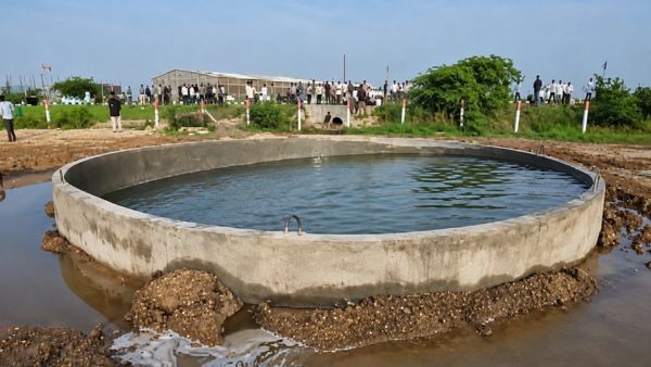 Mysterious Undulating Water In Gujarat Well Sparks Rumours But Experts Reveal Groundwater Air Trap Reason Mysterious Undulating Water In Gujarat Well Sparks Rumours But Experts Reveal Groundwater Air Trap Reason
